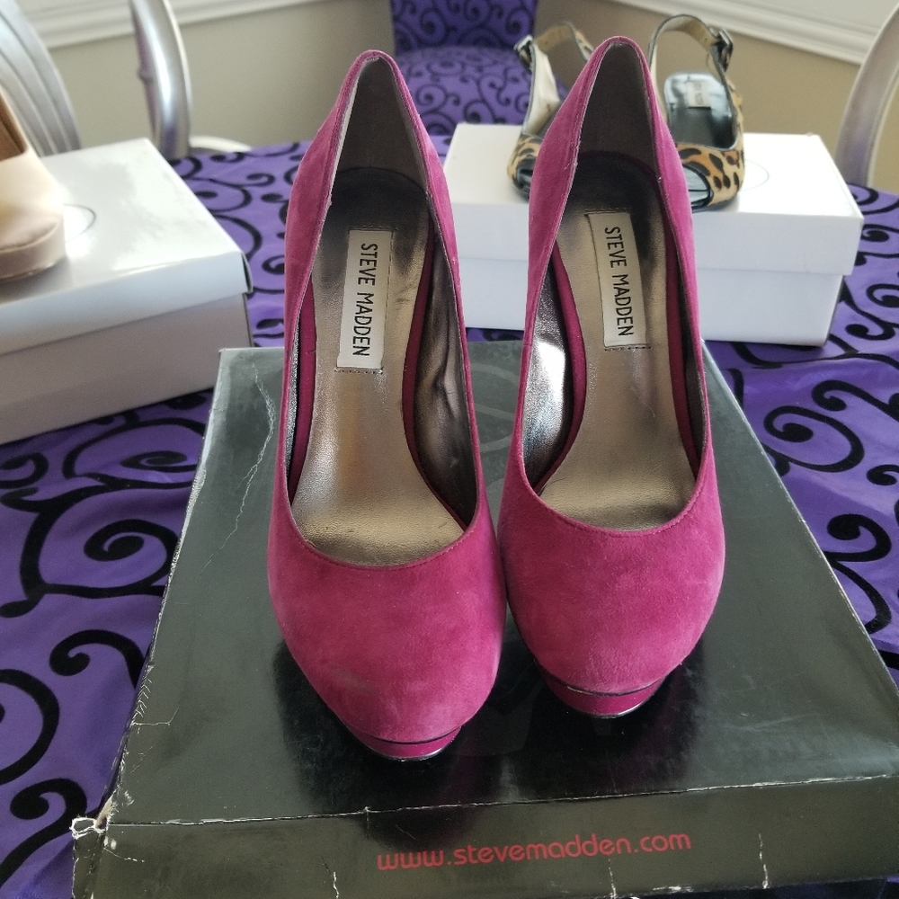 Magenta suede high heels